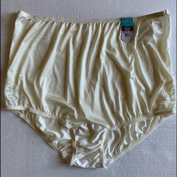 Vanity Fair Other - Vanity Fair 11/4XL Brief Panties